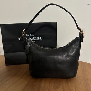 Coach Demi Hobo Baguette Swing. Style # 9844